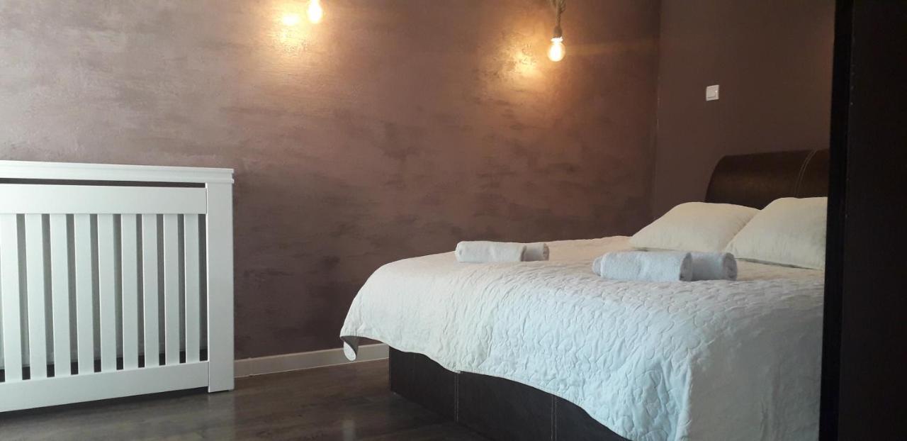 Vladana Deluxe App 2 Apartman Kruševac Kültér fotó